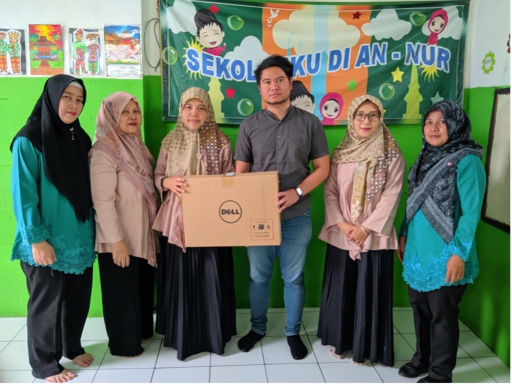 Pelatihan CANVA Untuk Menunjang Literasi Digital pada Guru PAUD AN-NUR Kota Bandung