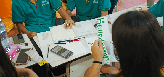 PELATIHAN PEMBUATAN INFOGRAFIS TENTANG LINGKUNGAN BELAJAR BAGI SISWA SISWI SMAK 1 BINA BAKTI BANDUNG