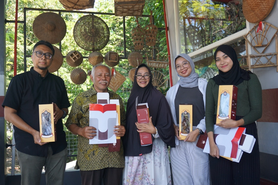 Penguatan Identitas Lokal Desa Wisata Jelekong melalui Visualisasi Kemasan Produk Wayang Panca Art