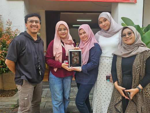 Branding yang Tumbuh dari Kolaborasi: Telkom University dan Mariyumm Catering Kembangkan Strategi Visual UMKM