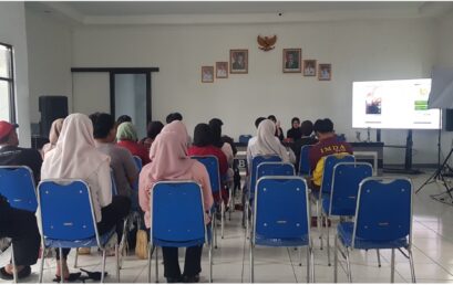 Pemberdayaan UMKM Desa Banjarsari Melalui Pelatihan Pemasaran Digital untuk Meningkatkan Daya Saing dan Perekonomian Lokal